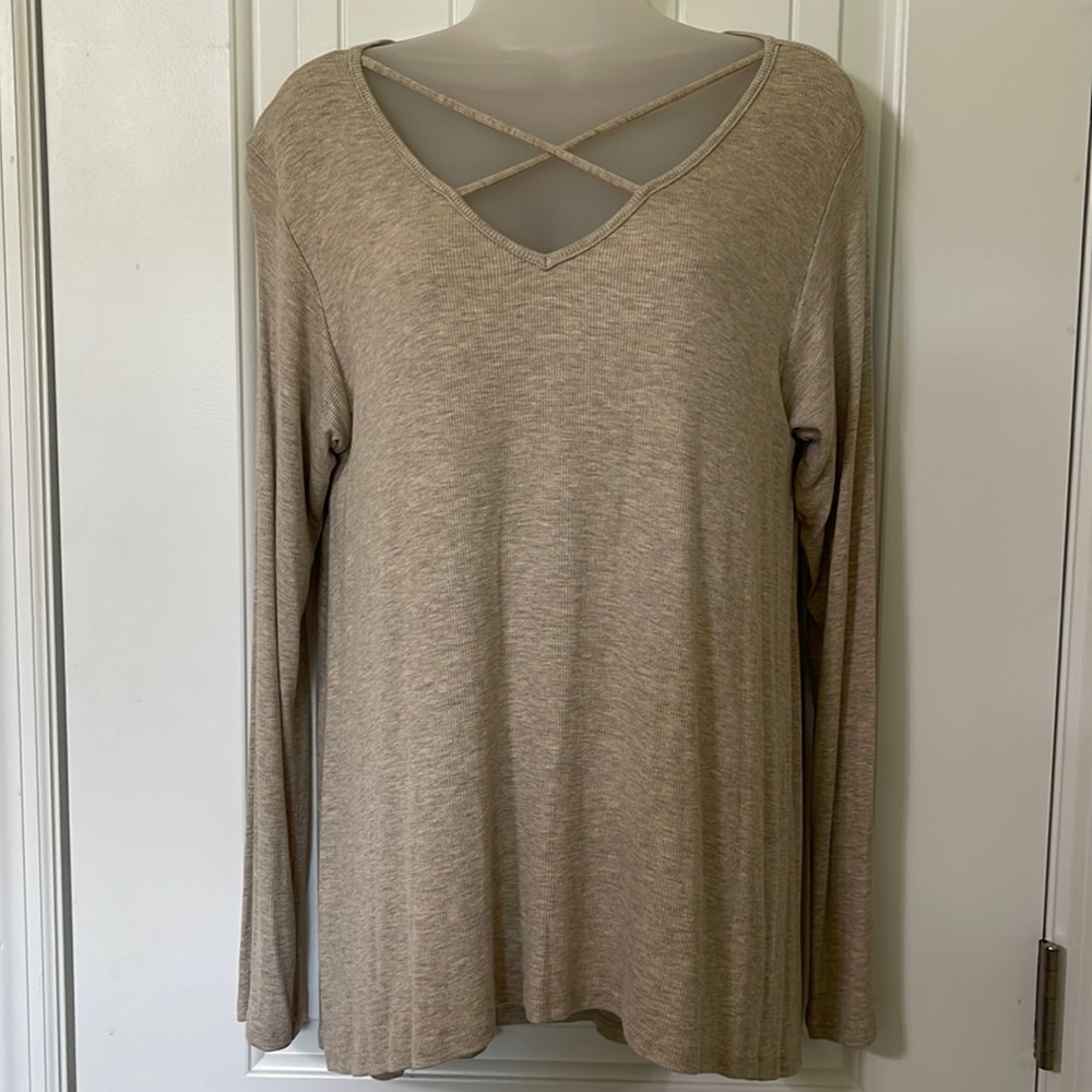 Elan Oatmeal Ribbed Long Sleeved Shirt. Size Large. New With Tags.